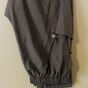 Gray wonderwink 123 scrub pants with drawstring